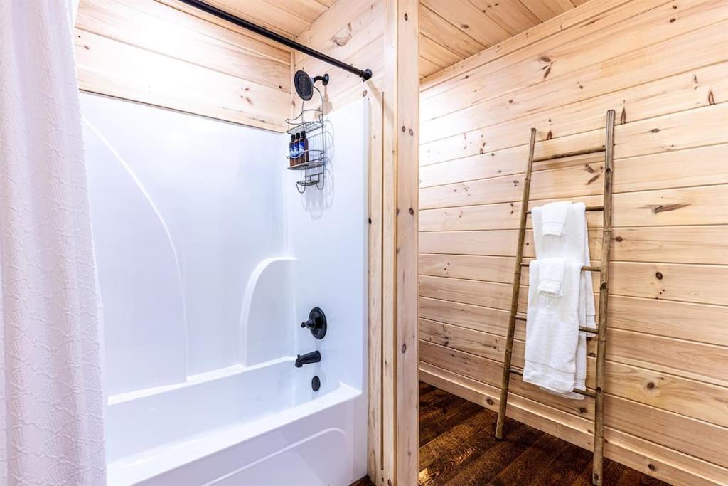 Luxe Family Cabin 8 Min To Downtown Блу Ридж Екстериор снимка