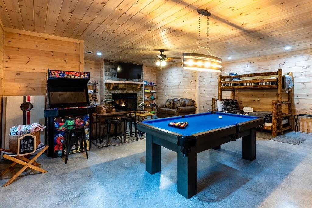 Luxe Family Cabin 8 Min To Downtown Блу Ридж Екстериор снимка