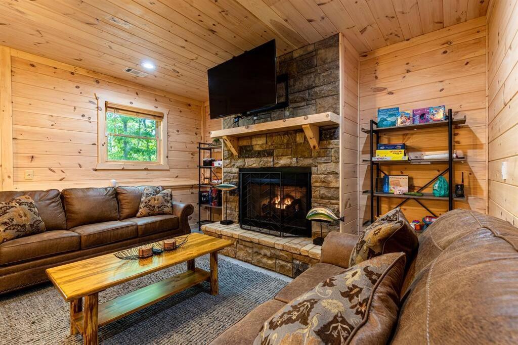 Luxe Family Cabin 8 Min To Downtown Блу Ридж Екстериор снимка